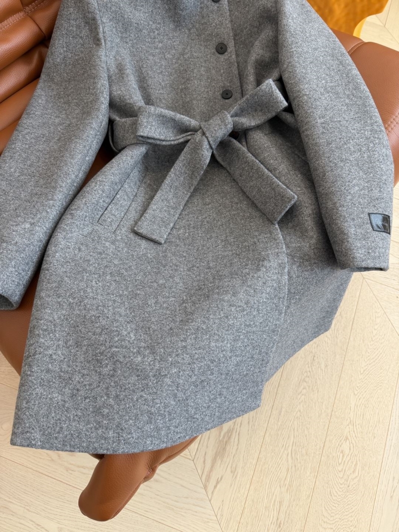 chr1st1an D10r outwear